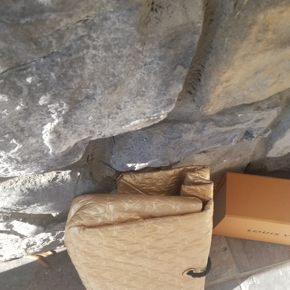 Sale ❤Louis Vuitton Clutch❤ - Picture 8 of 10